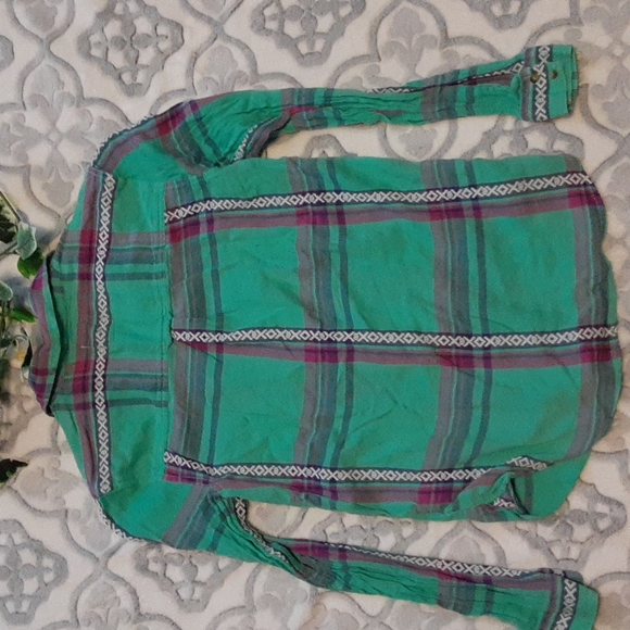 American Eagle Vintage Boyfriend shirt - Picture 2 of 9